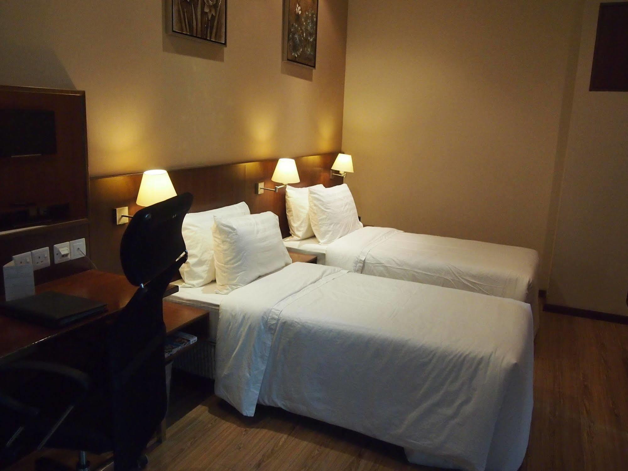 Swiss Hotel Apartment Kuala Belait Exteriér fotografie